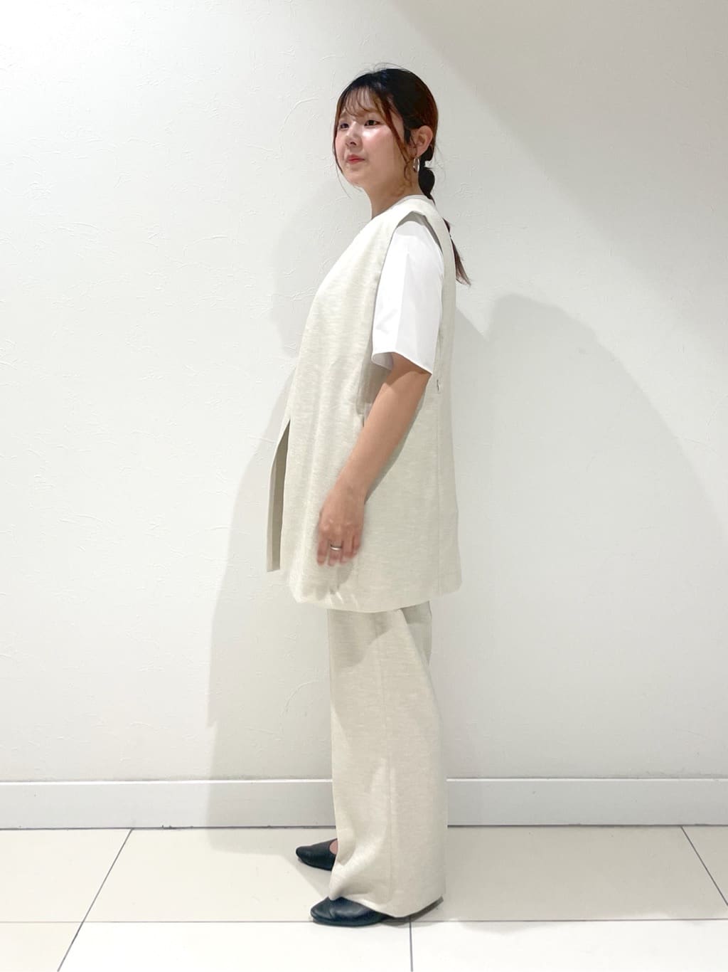YUUKIさんの「INDIVI｜【洗える】胸元タックフリルブラウス」を使ったコーディネート