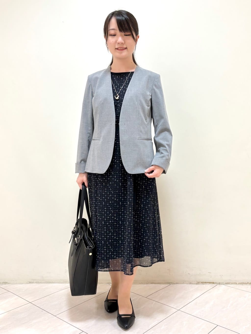 mikiさんの「Reflect｜【WEB先行カラーあり／マシンウォッシュ可／ナローベルト付き】オフボディツイードチェックワンピース」を使ったコーディネート