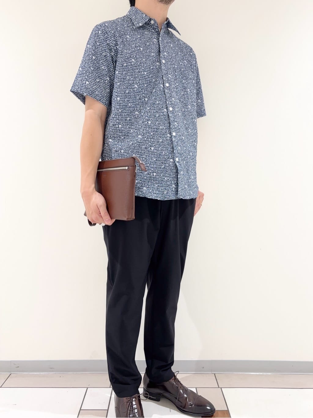 及川さんの「TAKEO KIKUCHI｜【COOL CITY WEAR】エアートール パンツ /接触冷感・通気性」を使ったコーディネート