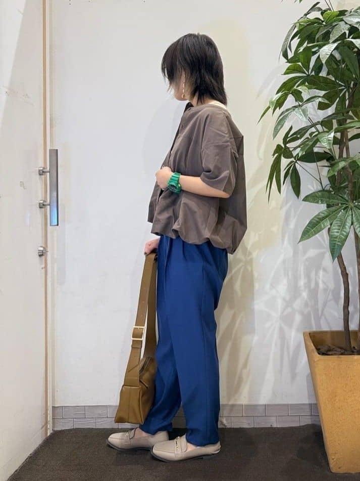 misakiさんの「SHOO･LA･RUE｜【S-LL】インせず着られる 裾バルーンシャツ」を使ったコーディネート