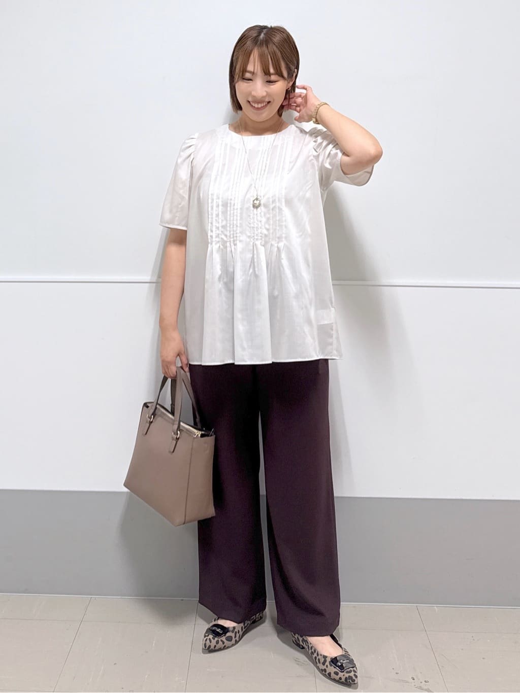 amiさんの「Reflect｜【すっきり見え！長め丈】ピンタックデザインチュニックブラウス」を使ったコーディネート