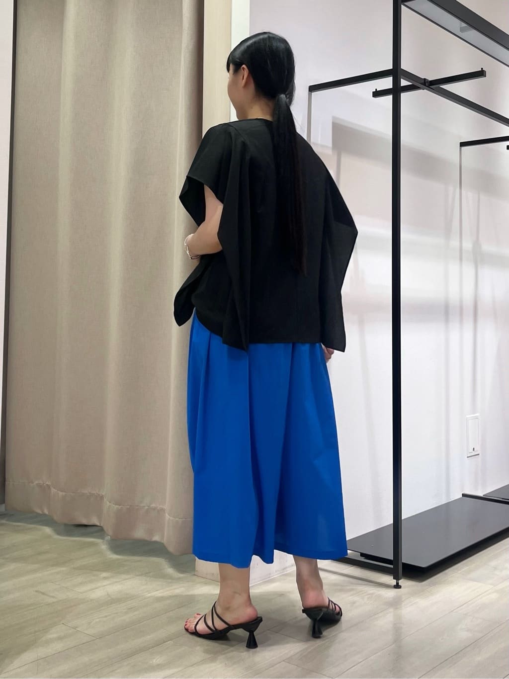 hasuさんの「INDIVI｜【体型カバー】スクエアブラウス」を使ったコーディネート