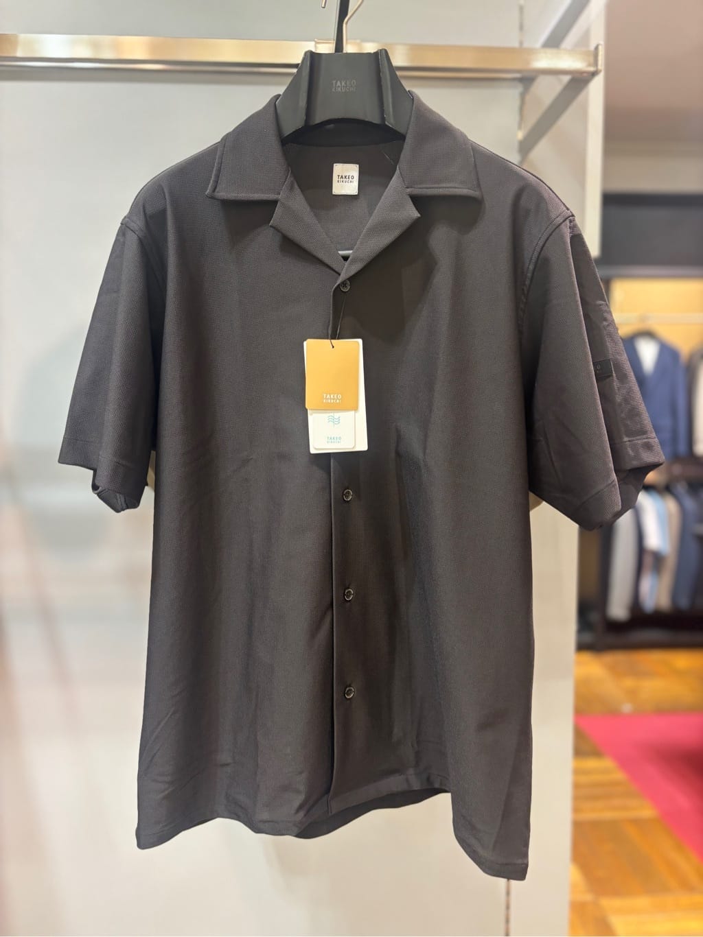 ヒナさんの「TAKEO KIKUCHI｜【COOL CITY WEAR】エアートール オープンカラーシャツ /接触冷感・通気性」を使ったコーディネート