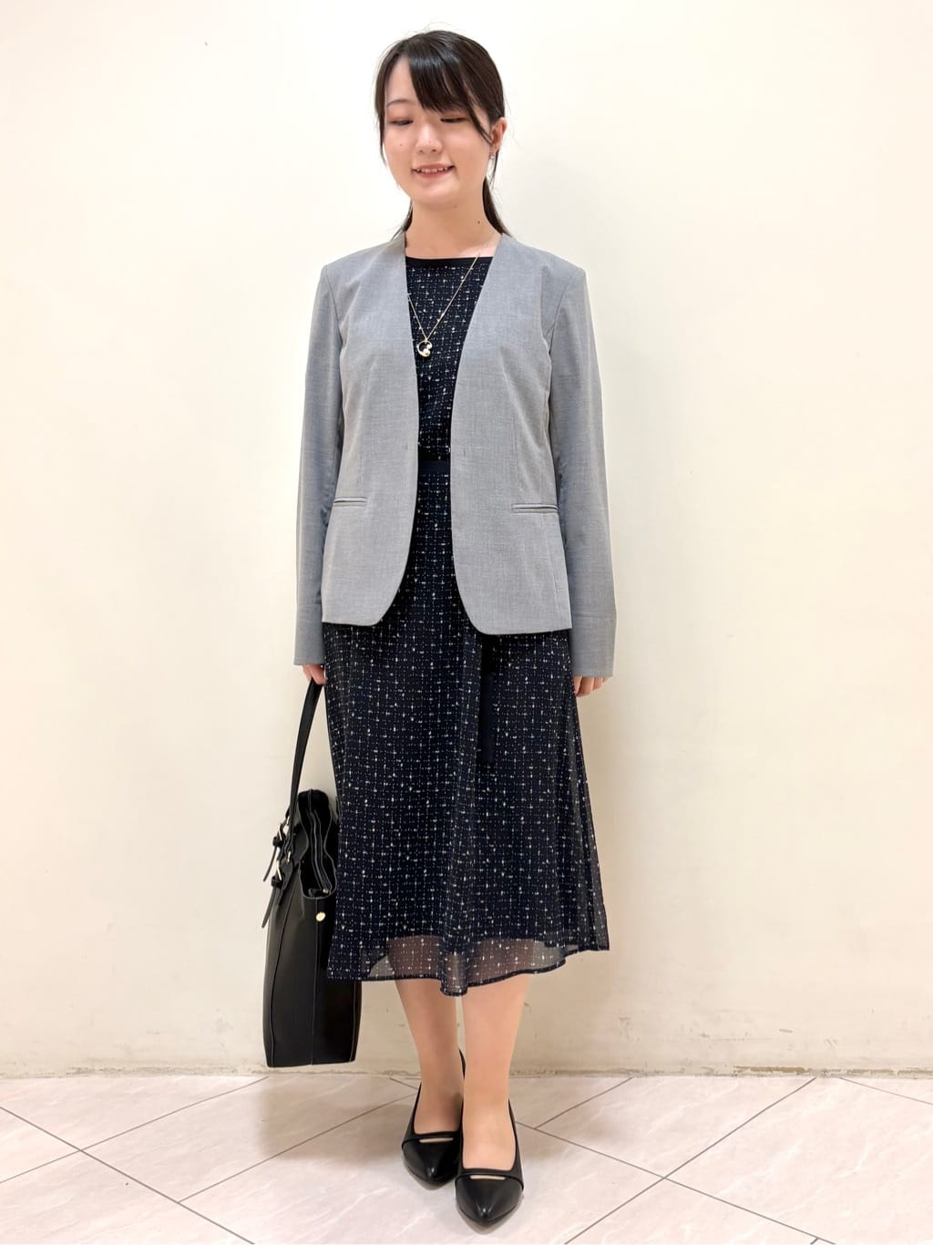 mikiさんの「Reflect｜【WEB先行カラーあり／マシンウォッシュ可／ナローベルト付き】オフボディツイードチェックワンピース」を使ったコーディネート