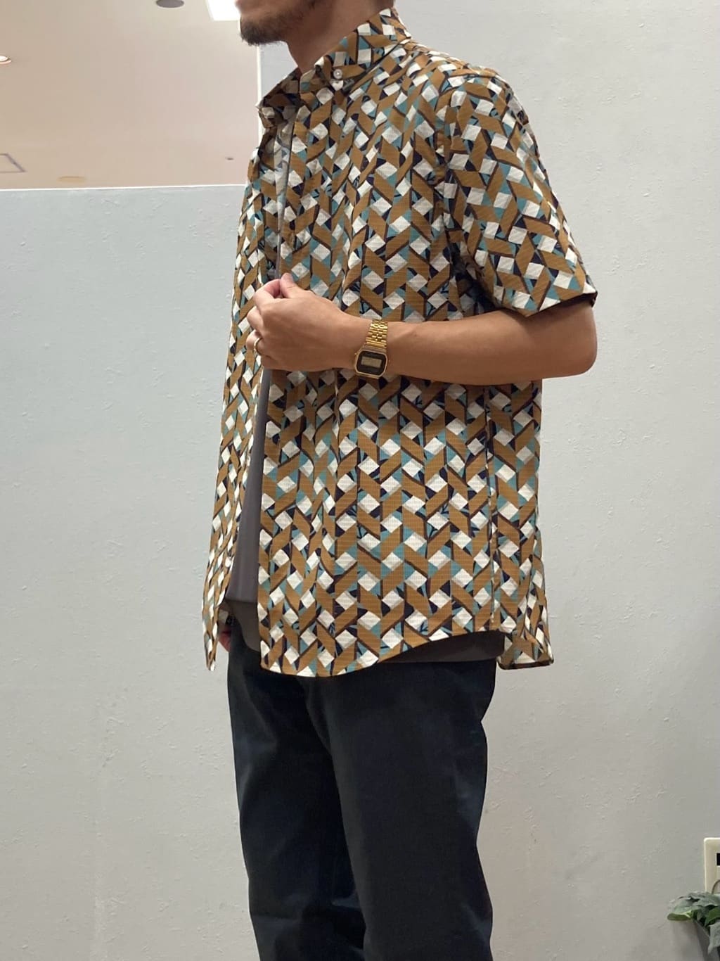 シュンさんの「TAKEO KIKUCHI｜【COOL CITY WEAR】籠目アート柄 サッカーシャツ /通気性」を使ったコーディネート