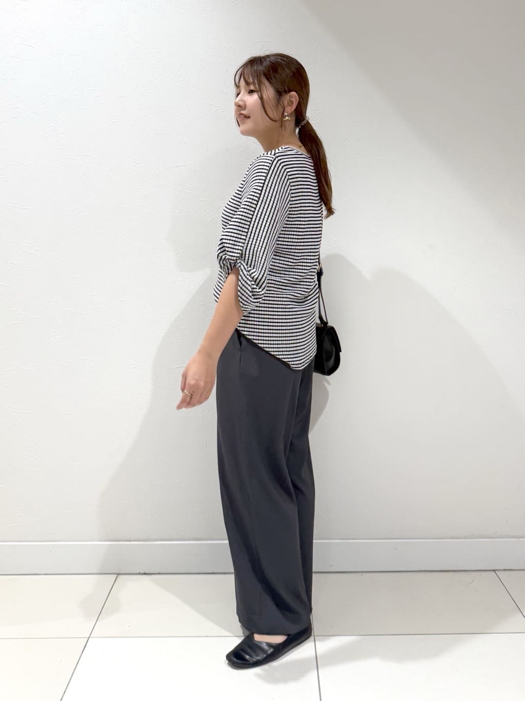 YUUKIさんの「INDIVI｜【UVケア／吸汗速乾】凹凸素材ねじり袖トップス」を使ったコーディネート