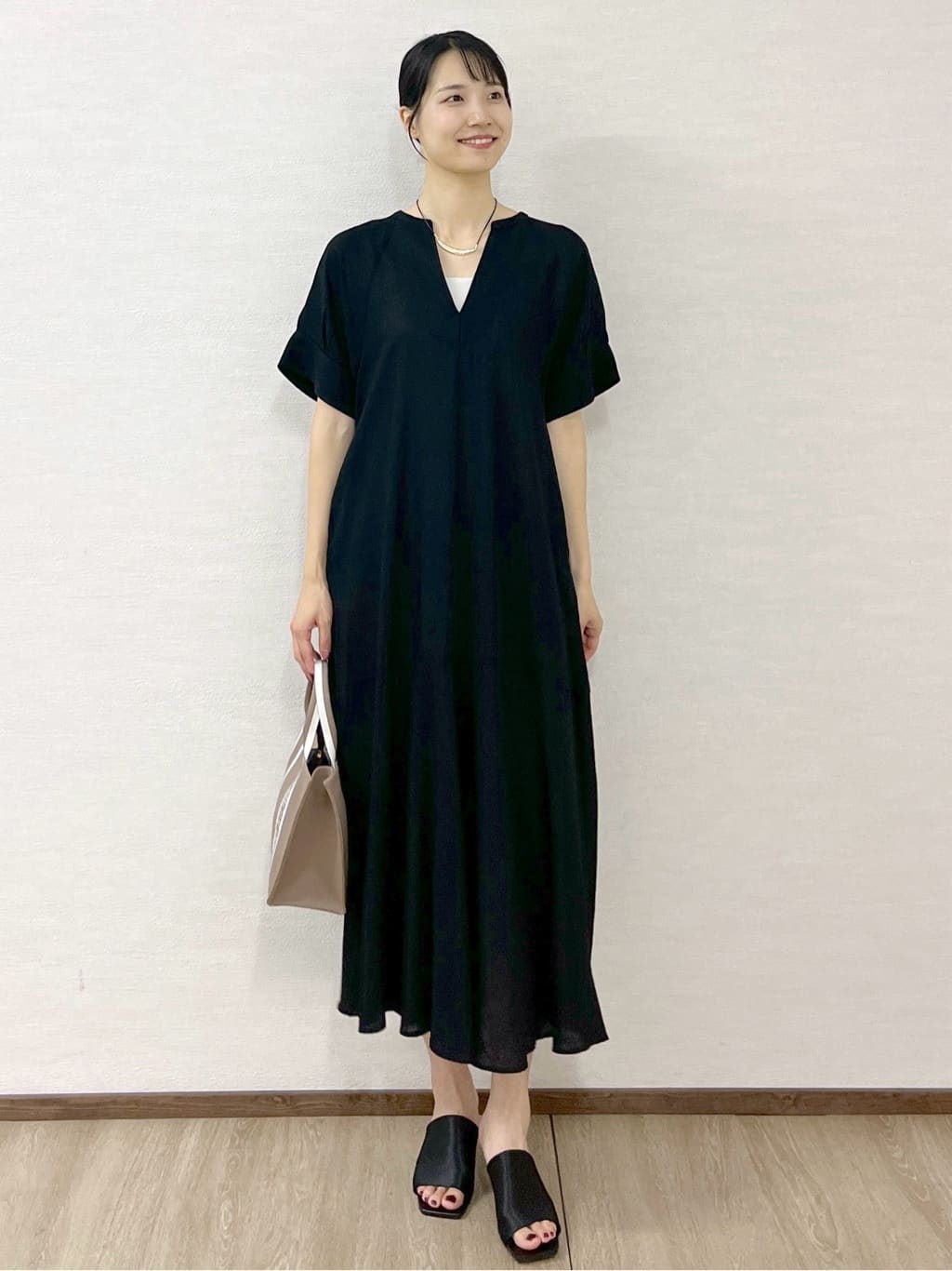 sachikoさんの「OPAQUE.CLIP｜レーヨン麻キーネックワンピース【洗える】」を使ったコーディネート