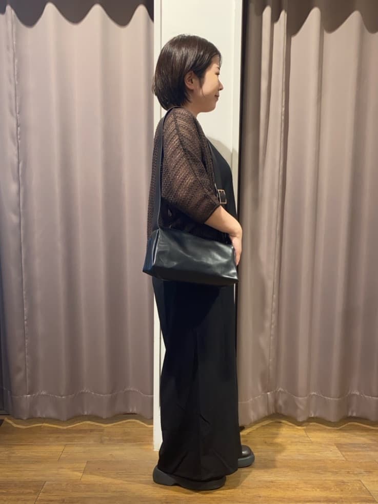 いーいさんの「SHOO･LA･RUE｜【前後2WAY/洗える】さらっと着られるサロペット」を使ったコーディネート
