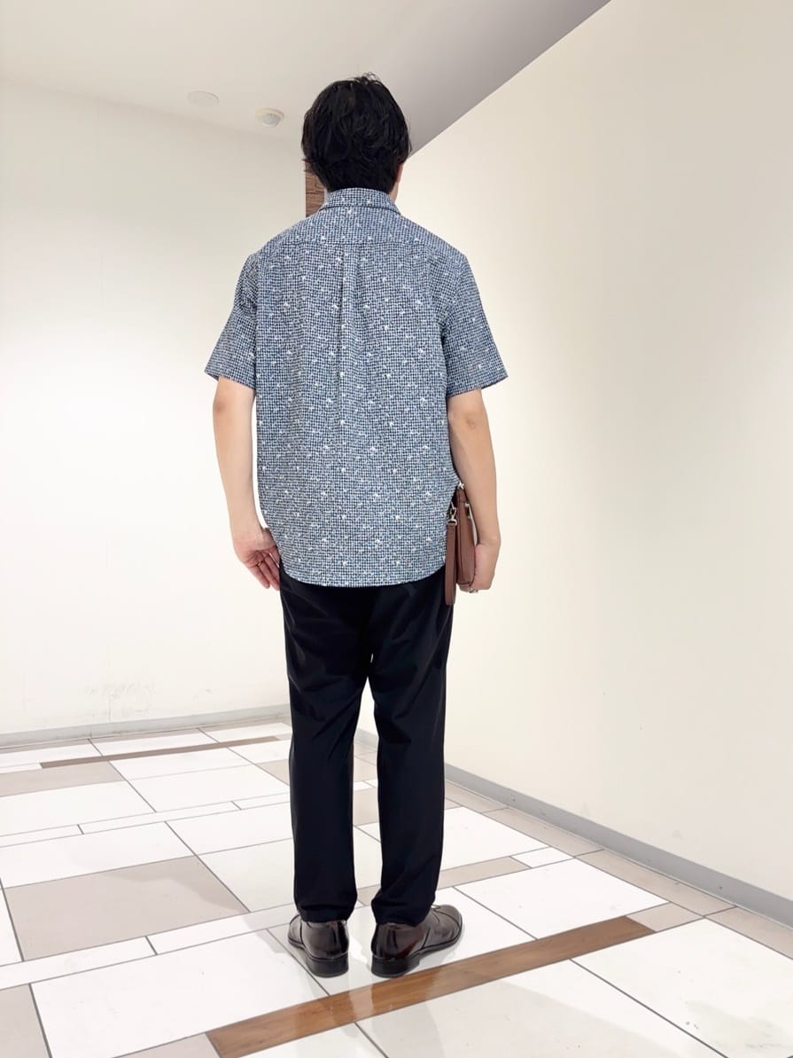 及川さんの「TAKEO KIKUCHI｜【COOL CITY WEAR】エアートール パンツ /接触冷感・通気性」を使ったコーディネート