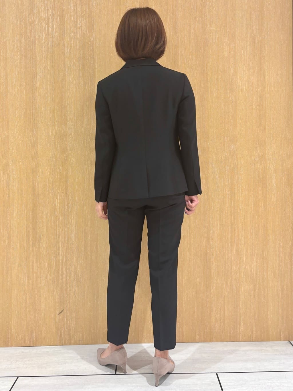 mikaさんの「UNTITLED｜【通勤スーツ】ライトウェイト テーラードジャケット」を使ったコーディネート