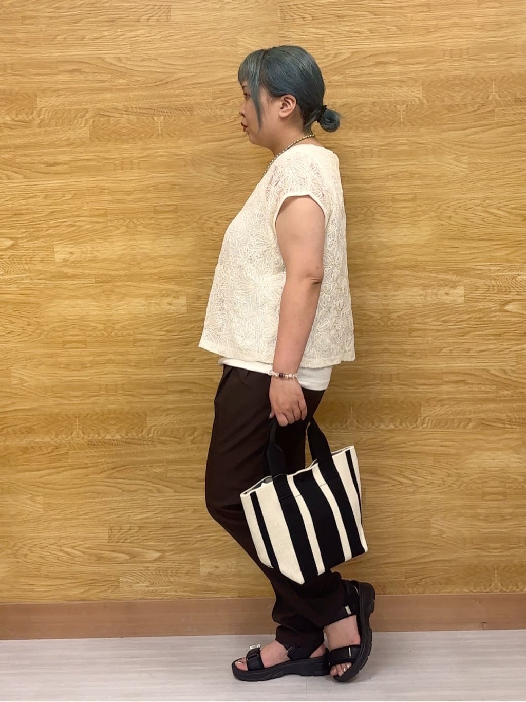 ぁむさんの「SHOO･LA･RUE｜【2点セット】刺繍レーストップス」を使ったコーディネート
