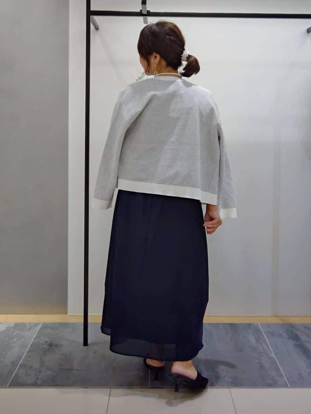 TOMOMIさんの「INDIVI｜【軽く羽織れる/洗える】ジャケット風カーディガン」を使ったコーディネート