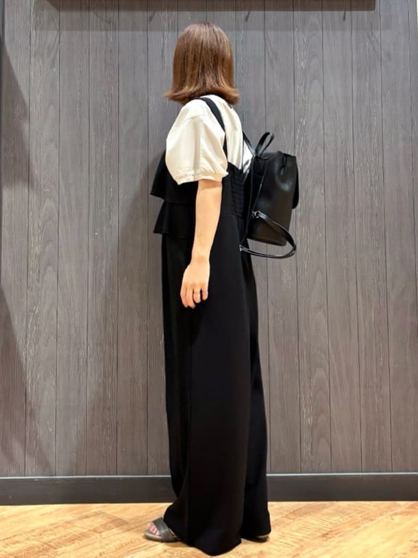meiさんの「SHOO･LA･RUE｜【ひんやり/洗濯後しわになりにくい】リブ切り替えドルマンブラウス」を使ったコーディネート