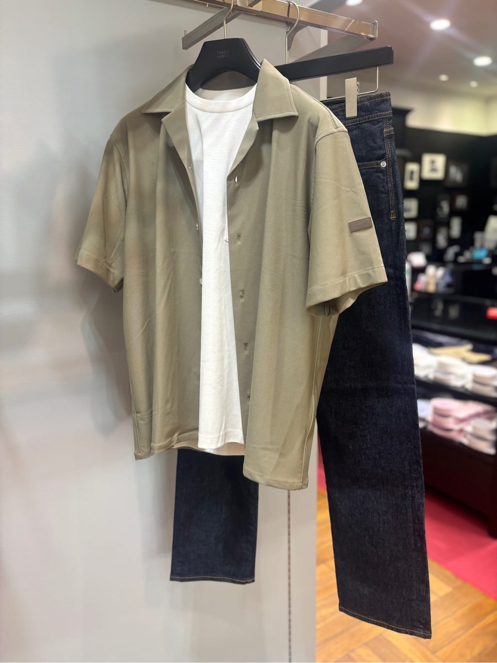 ヒナさんの「TAKEO KIKUCHI｜【COOL CITY WEAR】エアートール オープンカラーシャツ /接触冷感・通気性」を使ったコーディネート