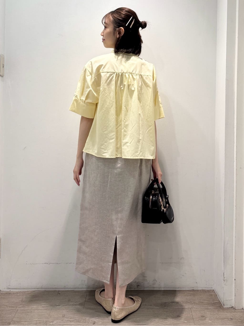 ぶまりんさんの「OPAQUE.CLIP｜ピンタックフレアシャツ【洗濯機洗い可】」を使ったコーディネート