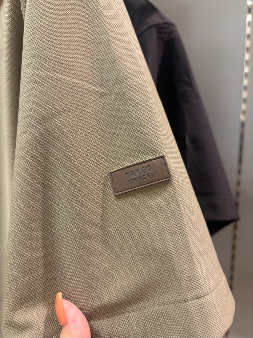 ヒナさんの「TAKEO KIKUCHI｜【COOL CITY WEAR】エアートール オープンカラーシャツ /接触冷感・通気性」を使ったコーディネート