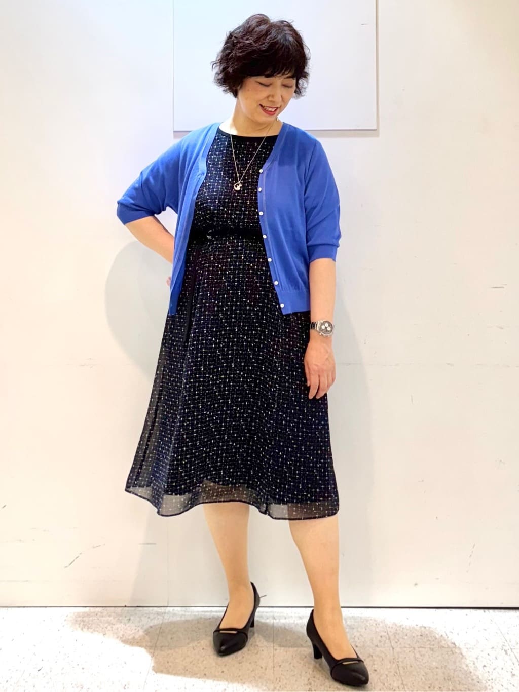 ヤスコさんの「Reflect｜【WEB先行カラーあり／マシンウォッシュ可／ナローベルト付き】オフボディツイードチェックワンピース」を使ったコーディネート