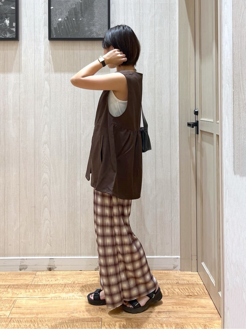 shirayuuuさんの「SHOO･LA･RUE｜【セットアップ可】さらりと軽やかに ダブルジップ麻調ジレ」を使ったコーディネート