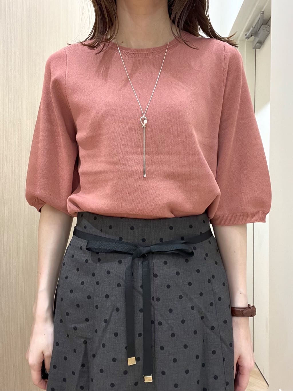  おまつさんの「grove｜ドットで華やぐ　軽やかマーメイドスカート」を使ったコーディネート