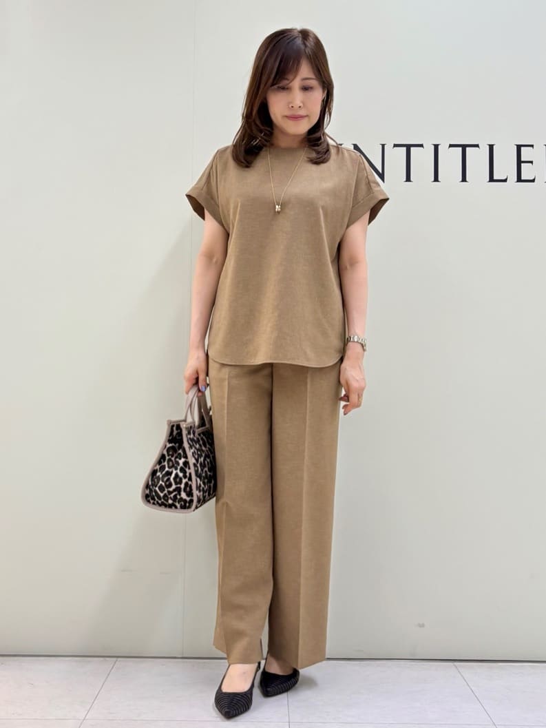 Sakaiさんの「UNTITLED｜【セットアップ可/はっ水/通勤】リラククール 半袖ブラウス」を使ったコーディネート
