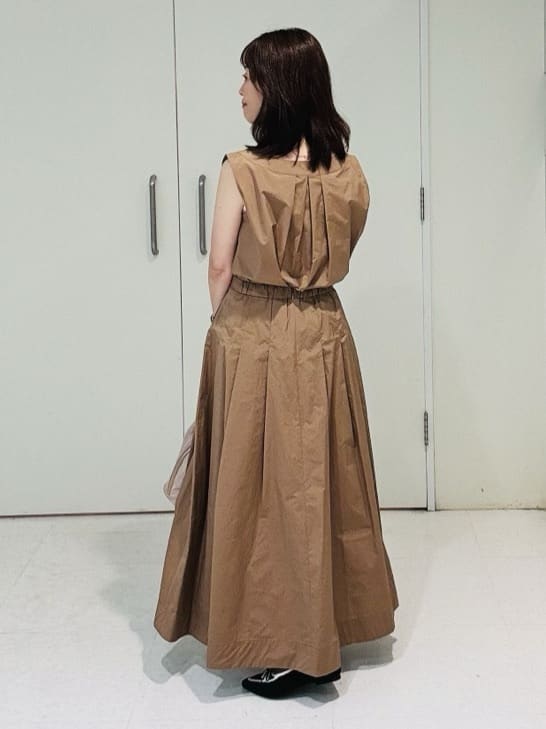 makiさんの「UNTITLED｜【2WAY/セットアップ可/ノースリーブ/前ボタン】ファブリカブラウス」を使ったコーディネート