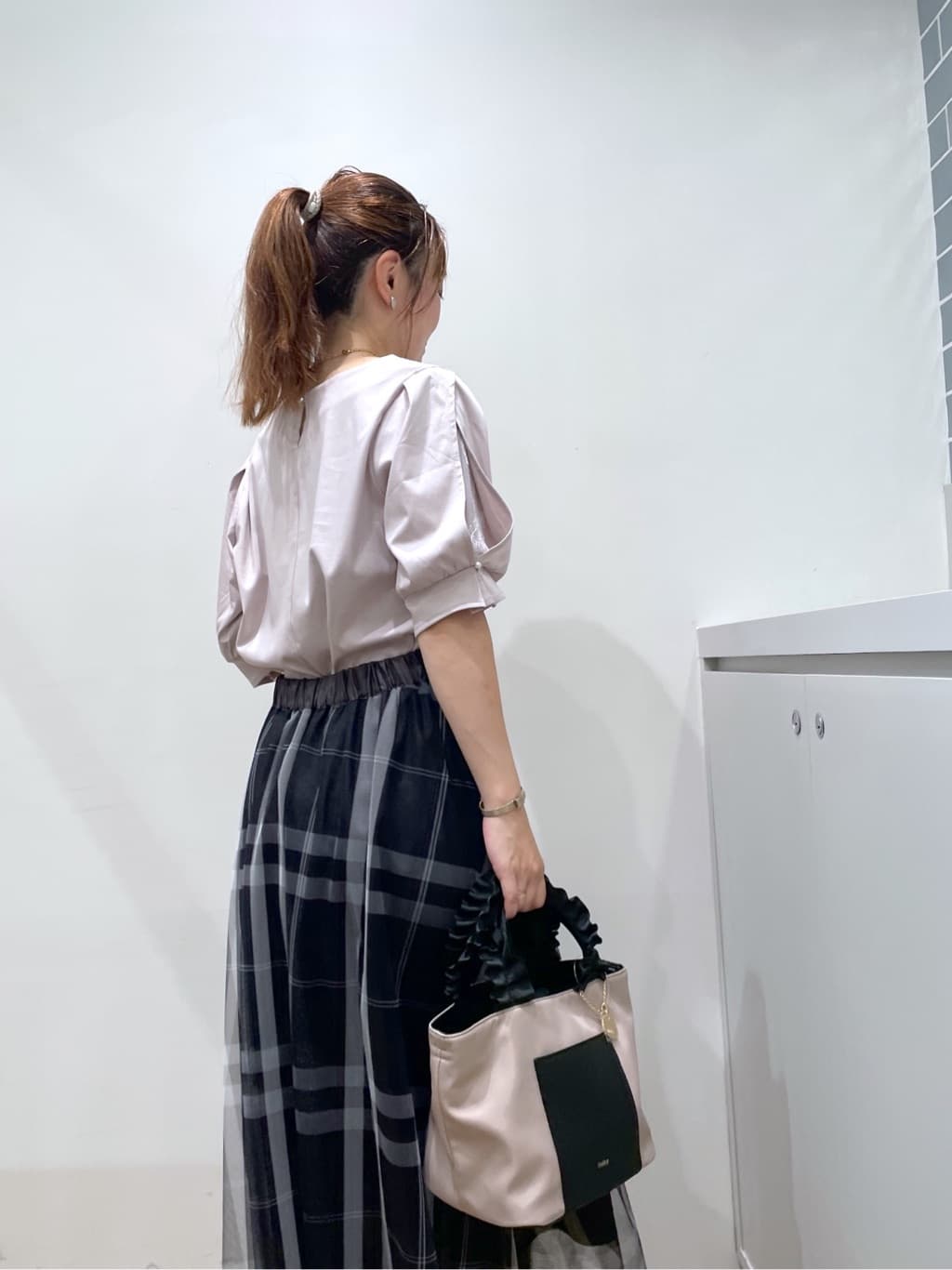 Junさんの「index｜チュールラメチェックフレアスカート【洗濯機洗い可／防シワ】」を使ったコーディネート