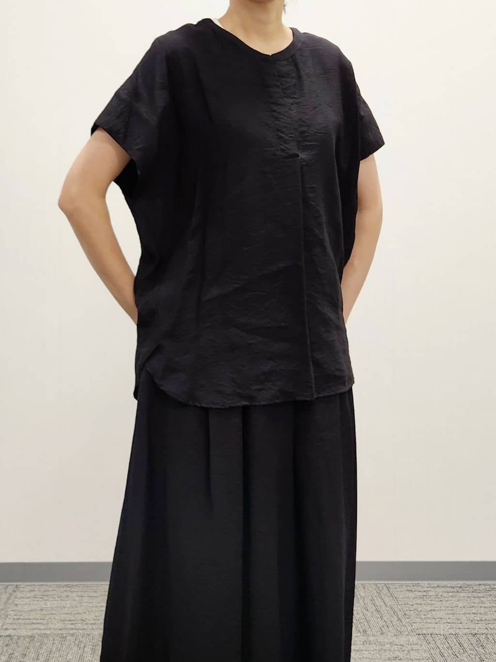 naraさんの「Dessin｜【セットアップ可/ウエストゴム/洗える】ドレープワイドパンツ」を使ったコーディネート
