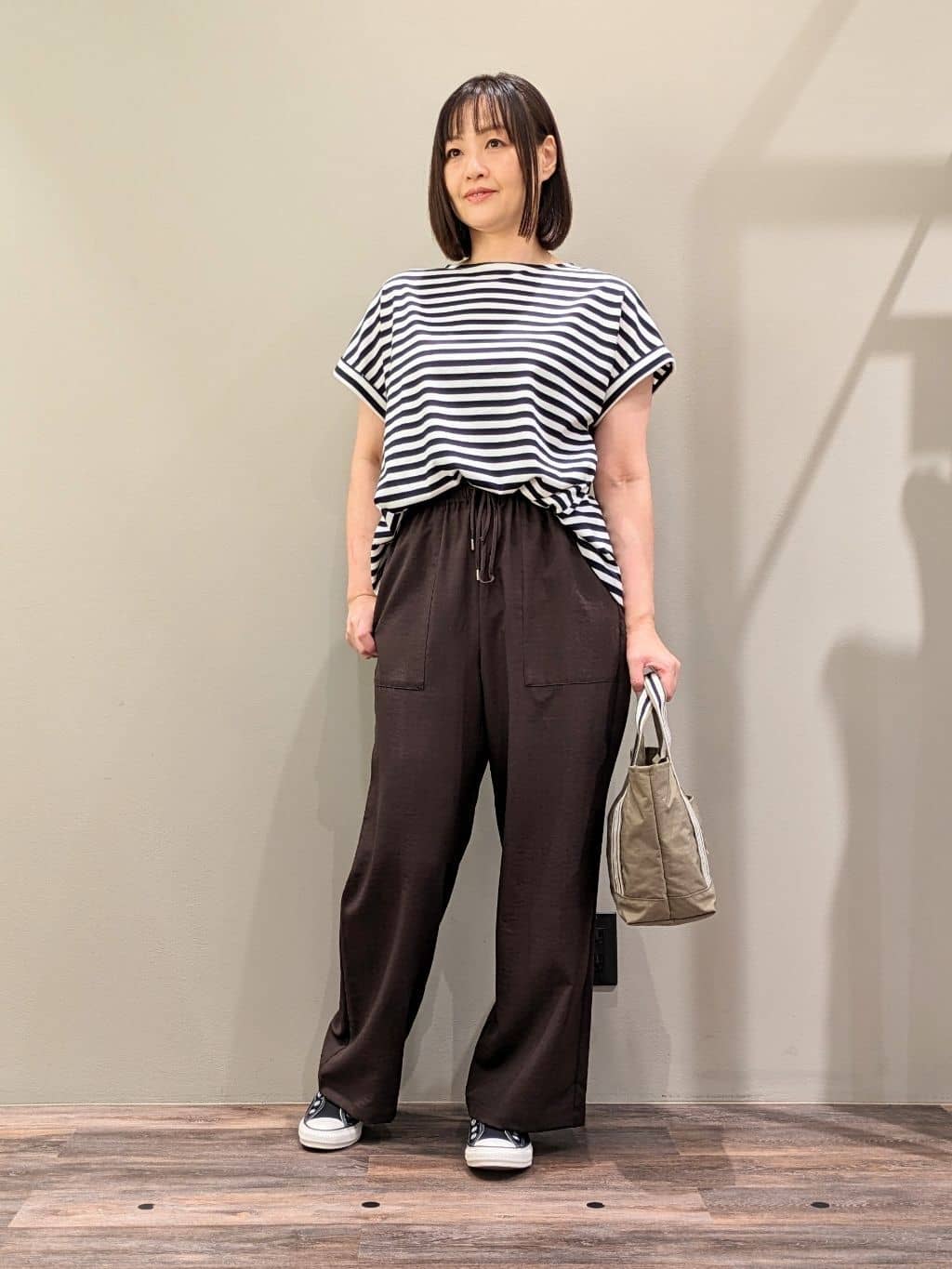 ricoさんの「Dessin｜【二の腕カバー／UVカット】ロールアップスリーブ裾ギャザーカットソー」を使ったコーディネート