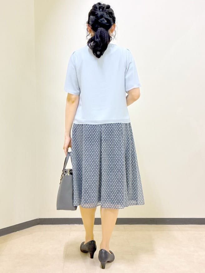  beni_gingerさんの「Reflect｜【一枚着で着映え◎／ジャケットのインナーにも】フロント開きブラウス」を使ったコーディネート