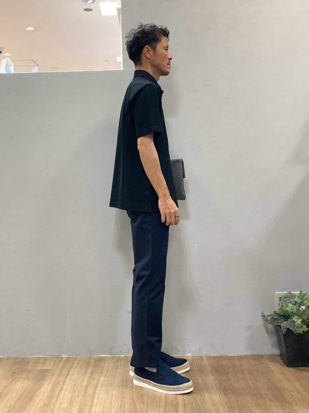 シュンさんの「TAKEO KIKUCHI｜【抗菌防臭／9色5サイズ展開】ハニカムメランジ ポロシャツ」を使ったコーディネート