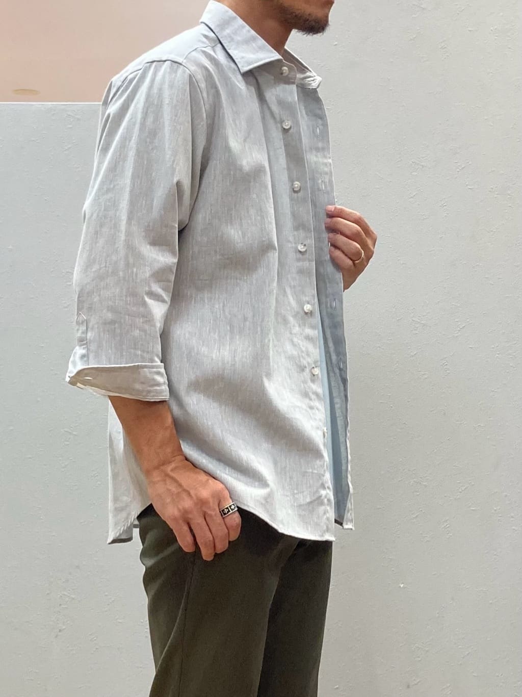 シュンさんの「TAKEO KIKUCHI｜【COOL CITY WEAR】ワンポイント刺しゅう ポケットTシャツ /接触冷感」を使ったコーディネート