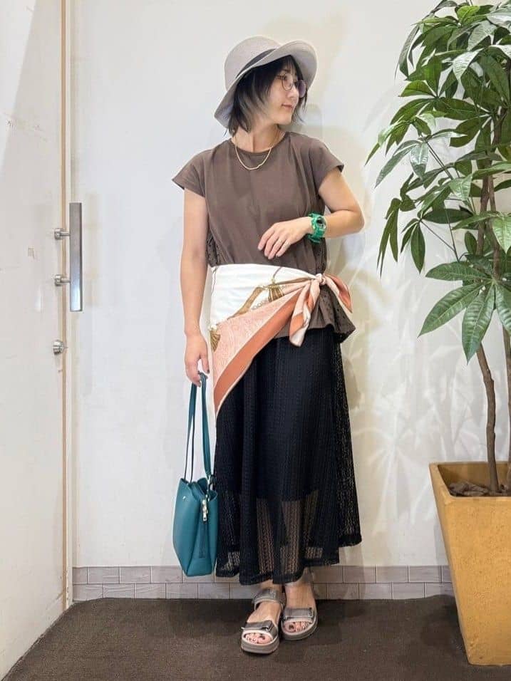misakiさんの「SHOO･LA･RUE｜【2WAY】裏地を外してレイヤードにも! レース調スカート」を使ったコーディネート