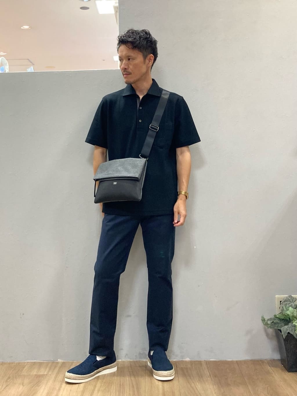 シュンさんの「TAKEO KIKUCHI｜【抗菌防臭／9色5サイズ展開】ハニカムメランジ ポロシャツ」を使ったコーディネート