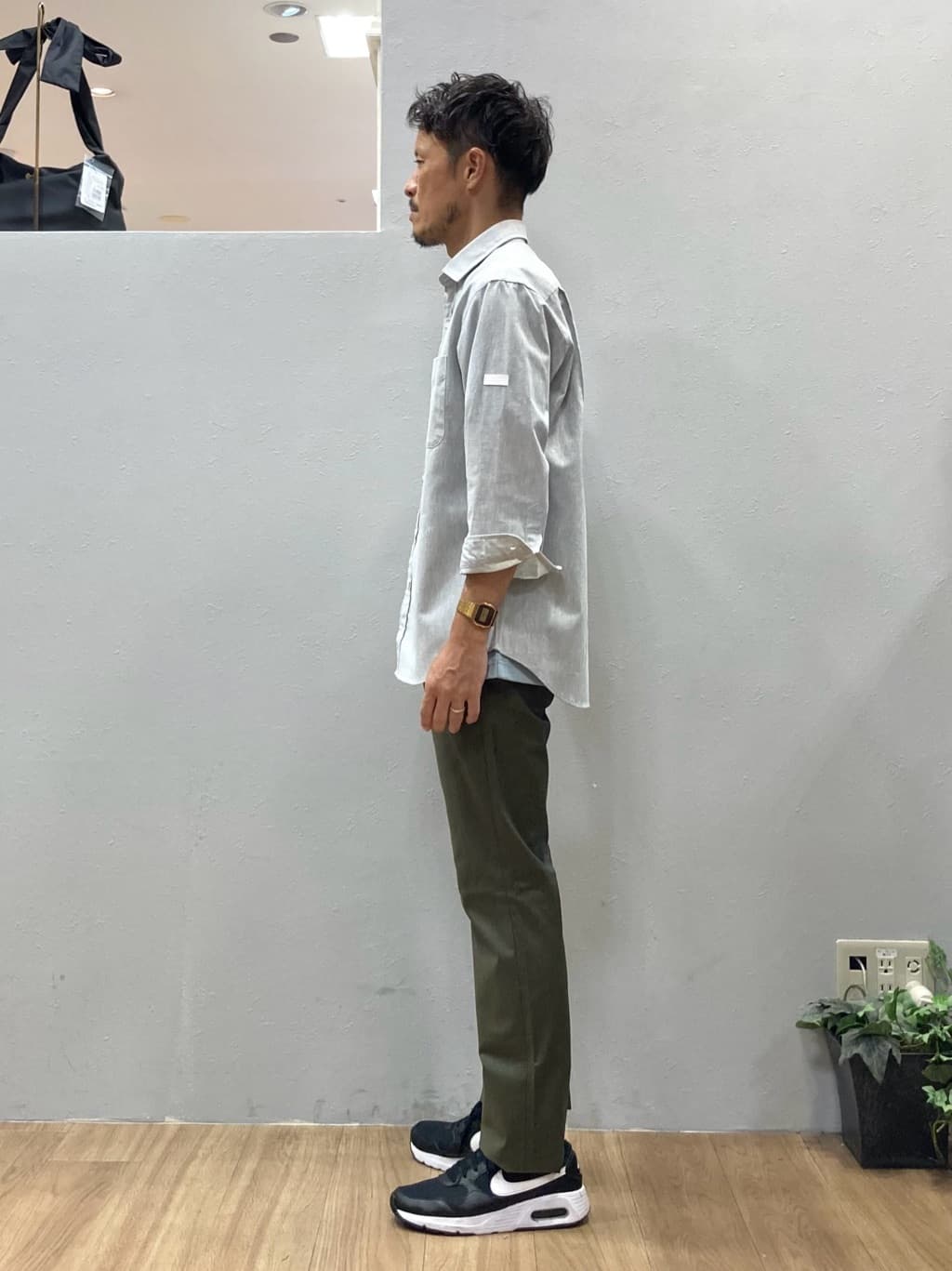 シュンさんの「TAKEO KIKUCHI｜【COOL CITY WEAR】ワンポイント刺しゅう ポケットTシャツ /接触冷感」を使ったコーディネート