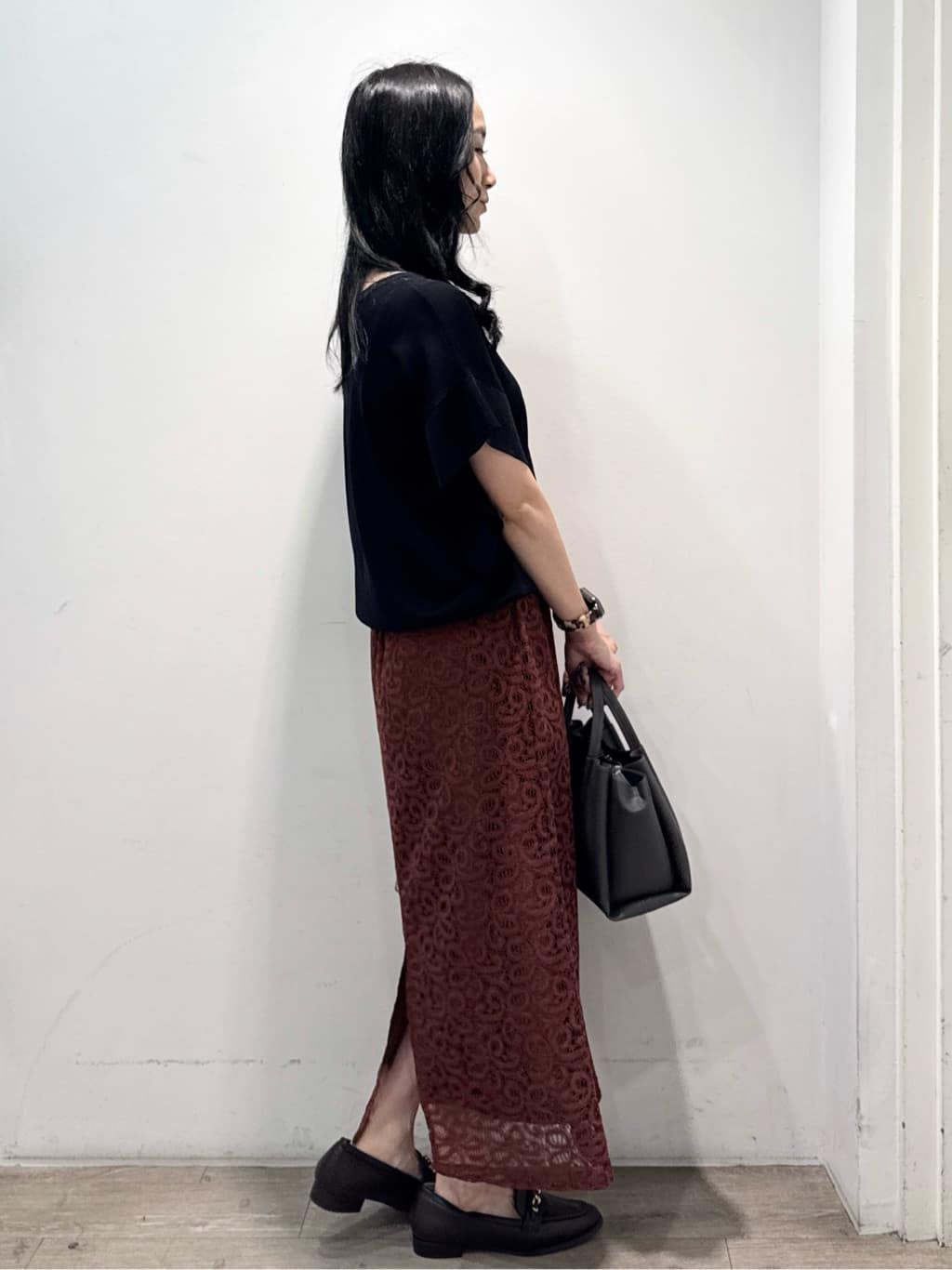 yuicciさんの「OPAQUE.CLIP｜《美人百花掲載》レースイージーナロースカート【洗濯機洗い可】」を使ったコーディネート