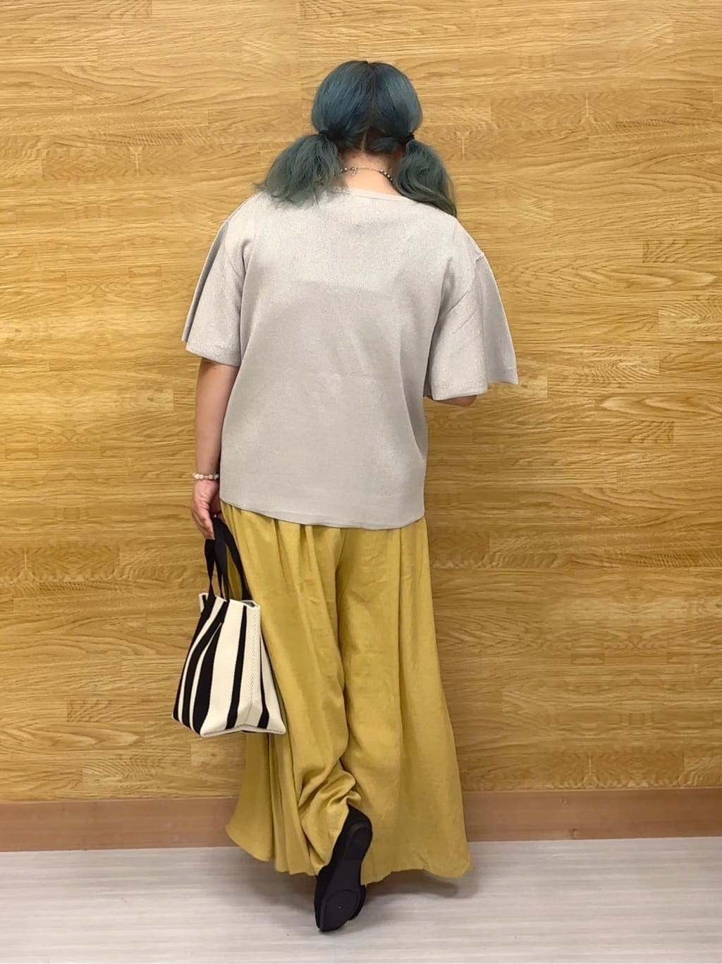 ぁむさんの「SHOO･LA･RUE｜【S-LL】二の腕はカバーして魅せる フレアスリーブニット」を使ったコーディネート