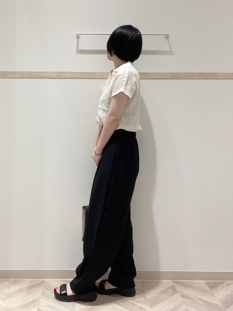 AYAさんの「SHOO･LA･RUE｜【セットアップ可】さらりと軽やか 麻調ゆるカーブパンツ」を使ったコーディネート