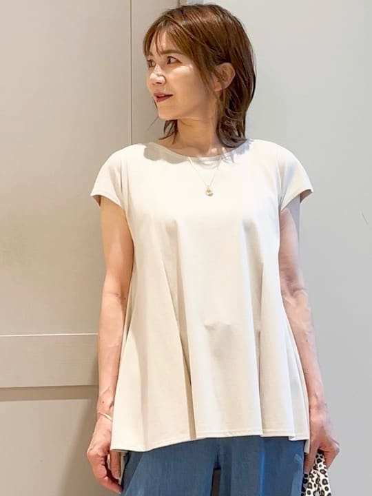yamakoさんの「grove｜すっきり見え　ペプラムフレンチスリーブカットソー」を使ったコーディネート