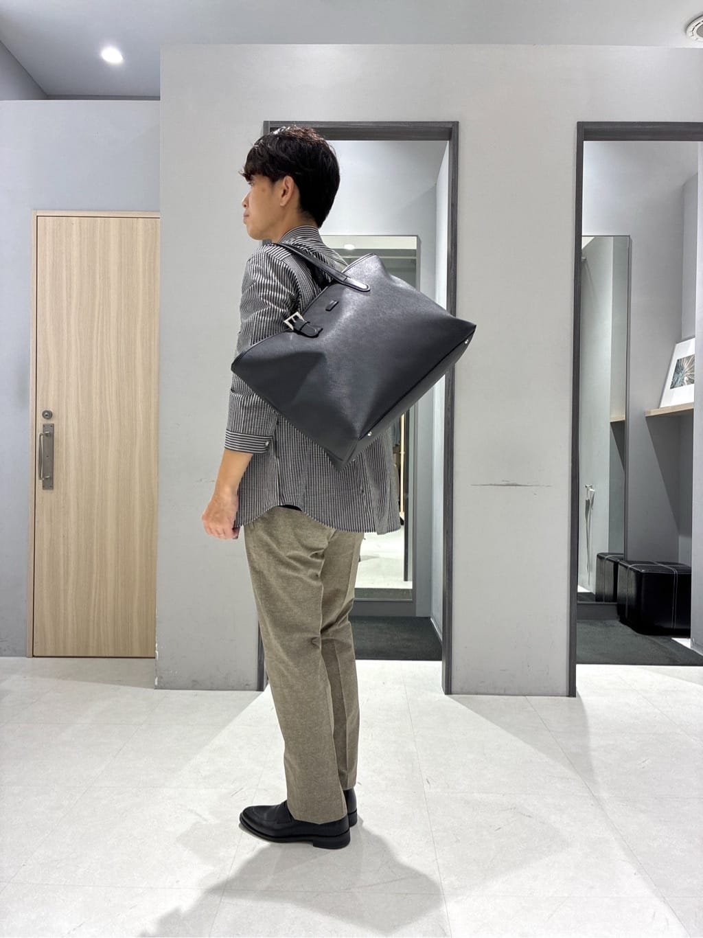 わいずみさんの「TAKEO KIKUCHI｜【抗菌防臭／5サイズ展開】ハイゲージポンチ Tシャツ」を使ったコーディネート