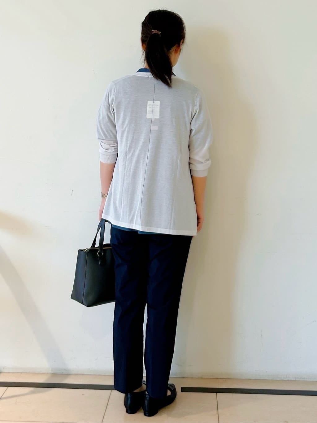 ひーさんの「Reflect｜【すっきり見え！長め丈／マシンウォッシュ可】スキッパーネックジャージトップス」を使ったコーディネート
