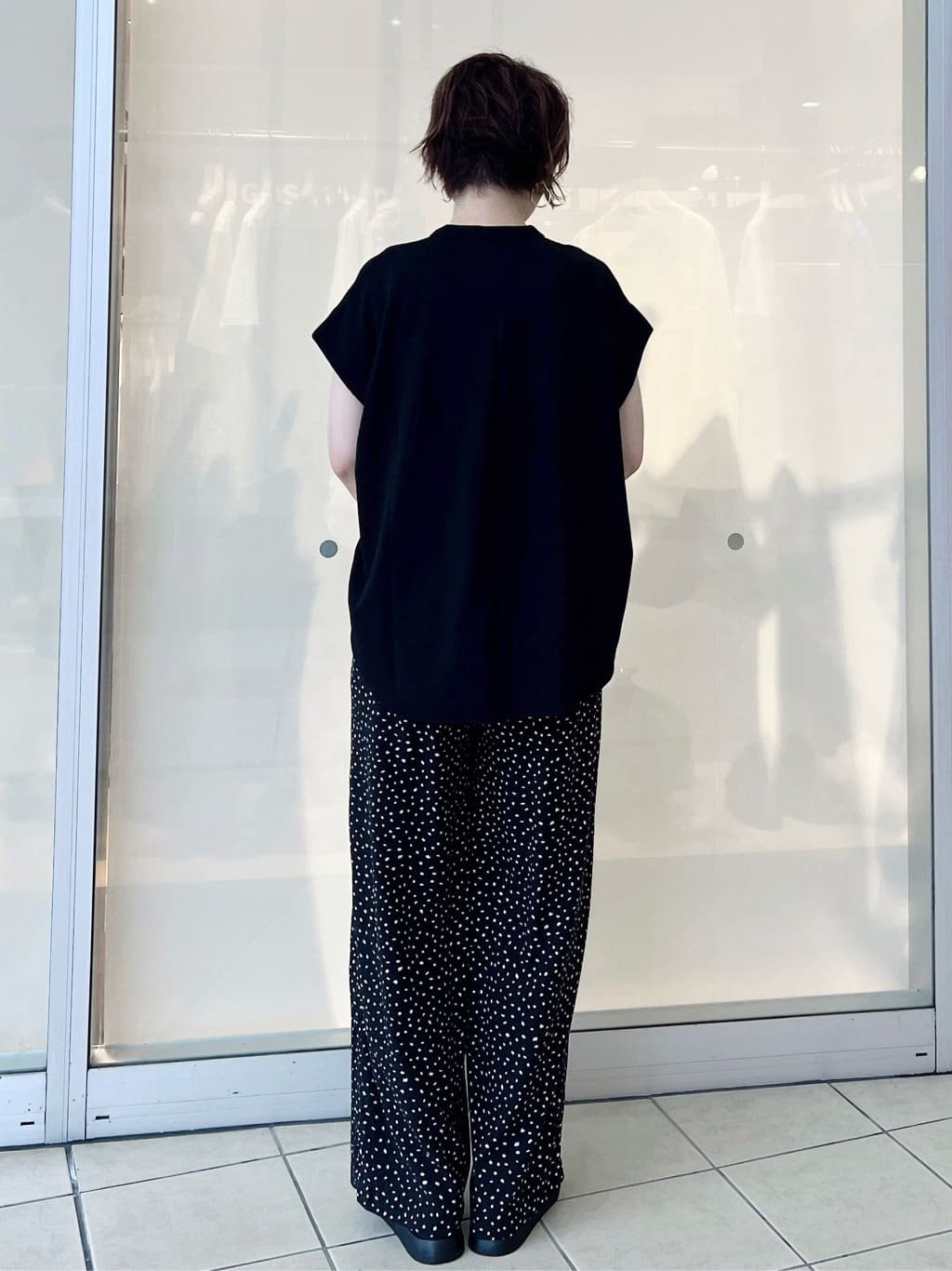 yo-koさんの「OPAQUE.CLIP｜幾何柄プリントイージーワイドパンツ／セットアップ対応【洗える】」を使ったコーディネート