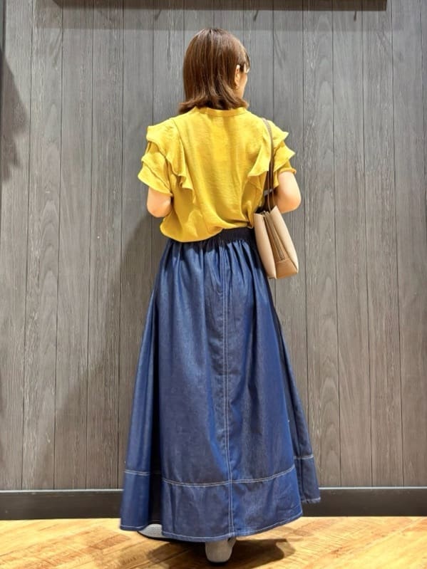 meiさんの「SHOO･LA･RUE｜【無地/ドット柄】お袖フリルが華やぐ きれいめブラウス」を使ったコーディネート