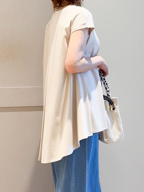yamakoさんの「grove｜すっきり見え　ペプラムフレンチスリーブカットソー」を使ったコーディネート