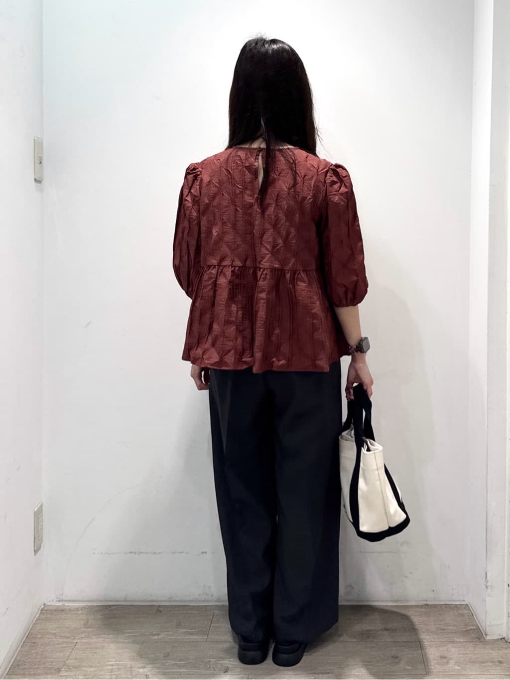 yuicciさんの「OPAQUE.CLIP｜ふくれジャカードペプラムブラウス【洗濯機洗い可】」を使ったコーディネート