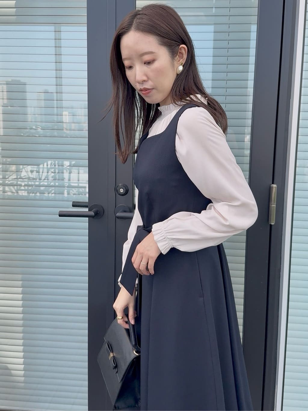 teiさんの「Couture brooch｜【きれいめ・通勤】RTピケ前後2WAYシャーリングブラウス」を使ったコーディネート