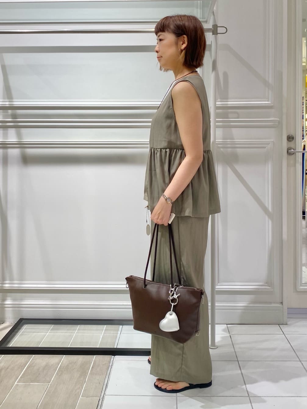 AKKOさんの「UNTITLED｜【接触冷感／コットン100／洗える／丸首】ノースリーブ天竺プルオーバー」を使ったコーディネート