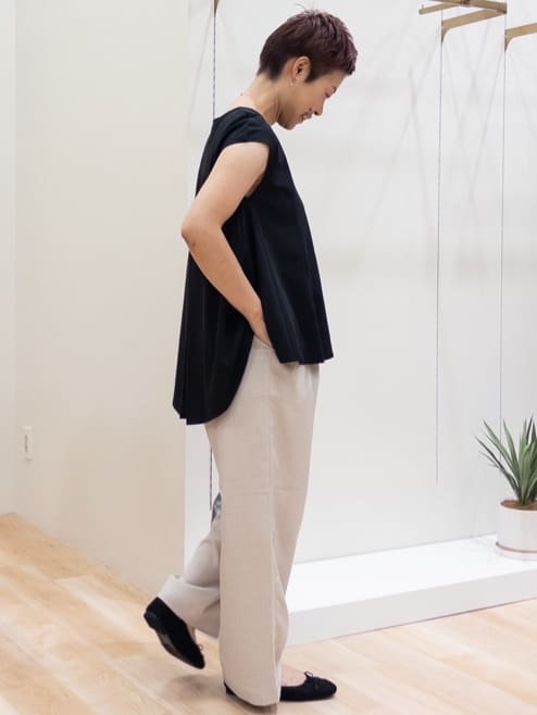 シュウコさんの「grove｜すっきり見え　ペプラムフレンチスリーブカットソー」を使ったコーディネート