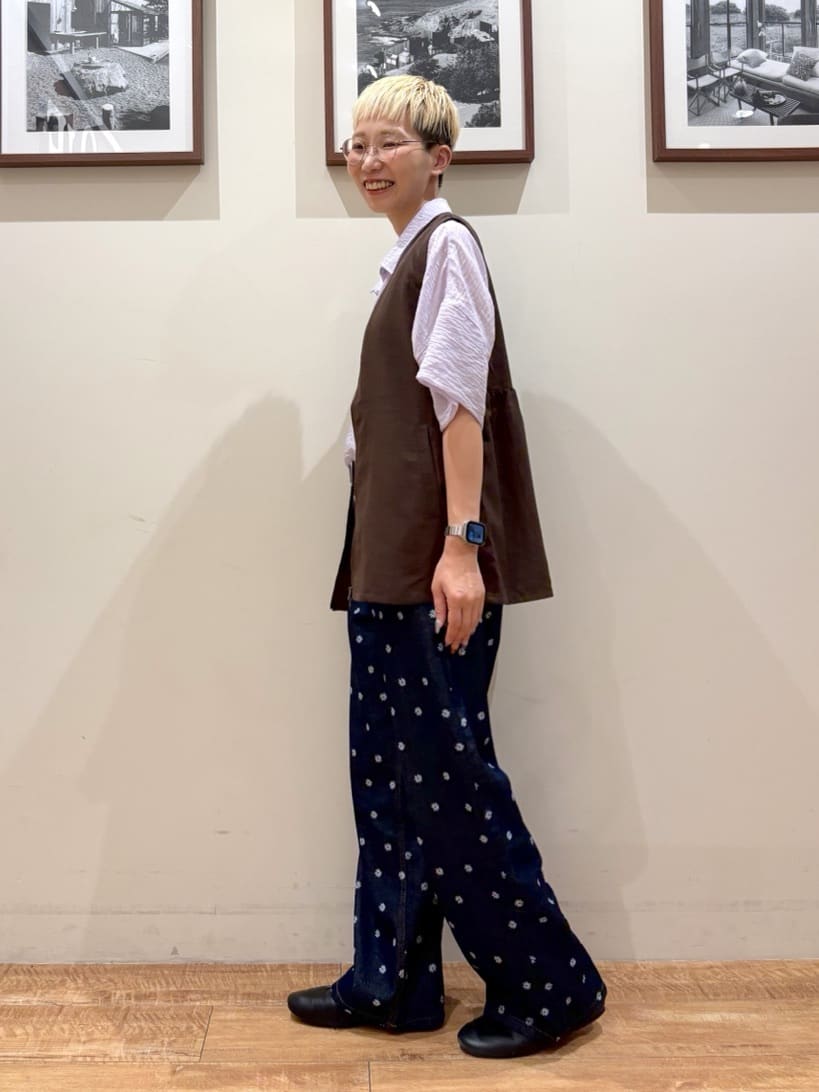 Ayumiさんの「SHOO･LA･RUE｜ゆるっと感がこなれ見え ワッシャーシアー半袖シャツ」を使ったコーディネート