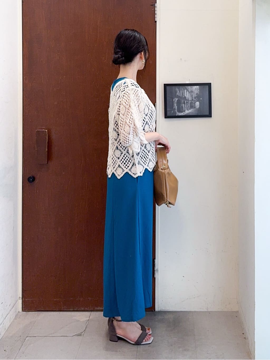 𝐇𝐢𝐫𝐨𝐦𝐢さんの「SHOO･LA･RUE｜【2WAY】大人のほんのり甘いスタイルに クロシェレースカーディガン」を使ったコーディネート