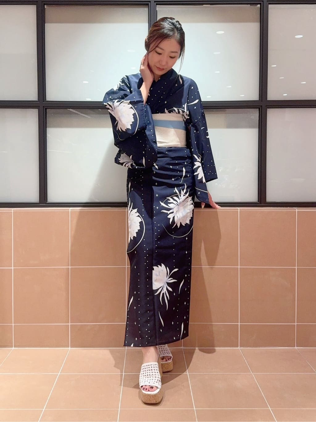 kaoriさんの「ESPERANZA｜マクラメ編みウェッジミュール」を使ったコーディネート